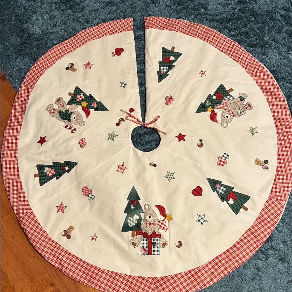Santa Bear & Tree Plaid-Bordered Tree Skirt